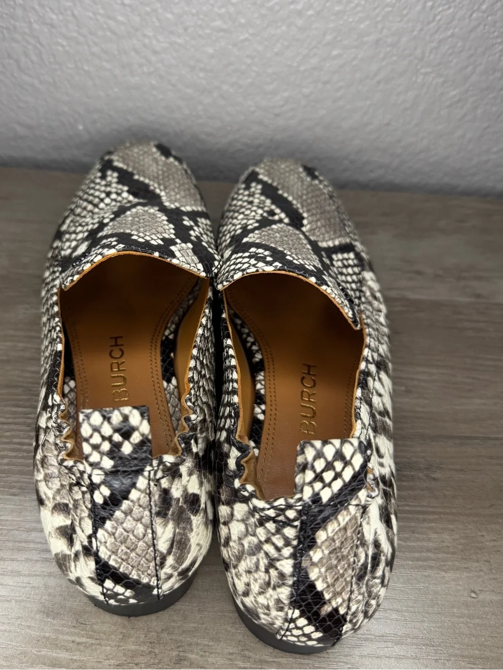 Tory Burch Kira Snake Print Leather Loafers Flats Size 7.5